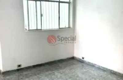 Sobrado no belém com 3 dormitórios , 2 vagas de garagem.