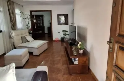 Sobrado à venda na vila carrão com 289 metros, 4 quartos, 3 suítes.