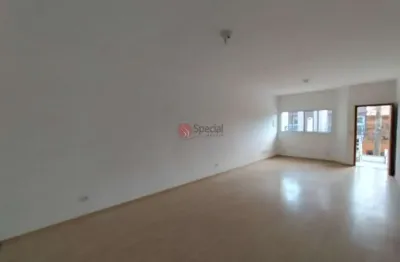 Sobrado amplo à venda na vila granada com 3 suítes e salão de festas.