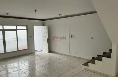 Sobrado no belém, 2 dormitórios, suítes, 2 vagas de garagem.