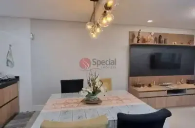 Sobrado com 2 suítes e 2 vagas à venda, 180 m² na vila invernada.