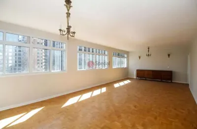 Apartamento reformado à venda no jardim paulista. 3 dormitórios e suíte.