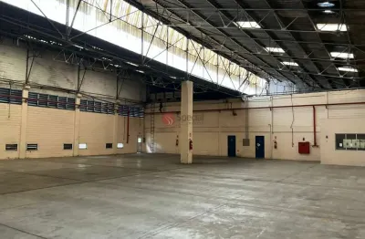 Galpão na cidade aracilia em guarulhos de 9800 metros quadrados com pátio para manobra.