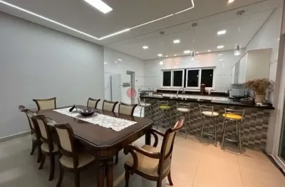 Casa com 4 quartos à venda na Rua dos Jacarandás, 122, Parque dos Lagos, Mogi das Cruzes