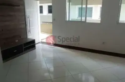 Casa em condomínio na vila mazzei, 3 dormitórios e 2 vagas de garagem.