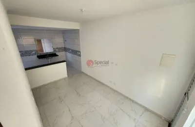 Casa de condomínio com 63 metros em caiçara praia grande, com 2 quartos, 1 vaga de garagem.
