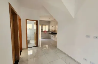 Casa de condomínio com 45 metros em caiçara praia grande, com 2 quartos, 1 vaga de garagem.