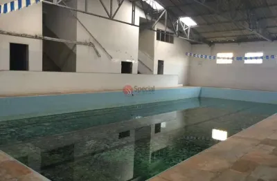 Terreno com galpão, excelente para igrejas academia.