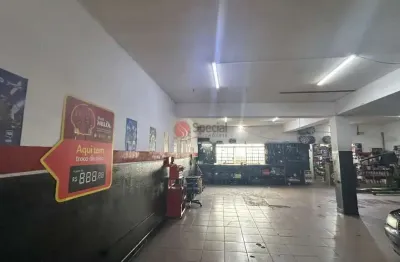 Sobrado no Parque Císper 375 metros, sendo 10 metros de frente, com 8 vagas de garagem.