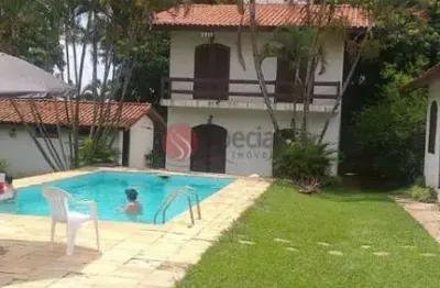 Chácara em vista alegre, vinhedo - linda, com 7650 m², 9 suítes, lazer e muito verde.