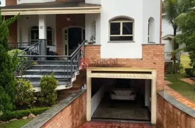 Sobrado em condomínio fechado, 342m² de área , condomínio clube!