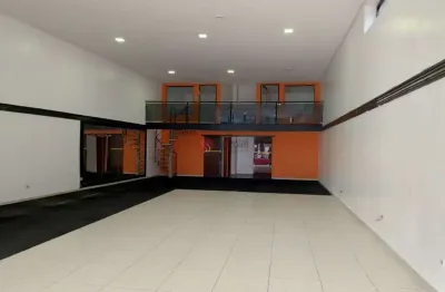 Prédio comercial na vila formosa, aproximadamente 225 metros de área livre (térreo).