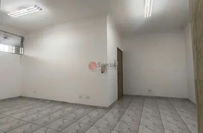 Sala comercial no tatuapé com 40 metros, 1 banheiro com recepção.