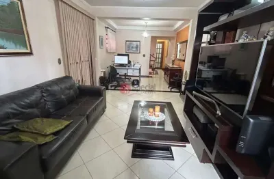 Sobrado no tatuapé, 190 metros, 3 dormitorios,1 suíte, 5 vagas, próximo ao hospital são luiz.