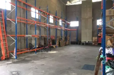 Prédio comercial no jardim oriental - jabaquara 850 metros. pé direito alto.