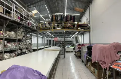 Galpão na vila carrão, 10x50, 500 metros de terreno, 584 metros, próximo a r.dentista barreto.