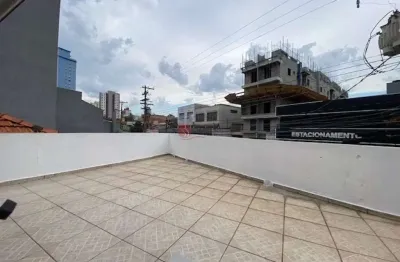 Duas casas no mesmo terreno, 5 quartos, 2 suítes, 4 banheiros e 3 vagas