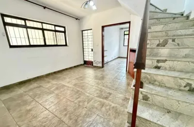 Sobrado espaçoso no Tatuapé para locação 200 m², 3 dormitórios e 4 vagas.