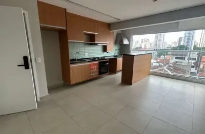 Apartamento no Tatuapé, 2 quartos, 2 banheiros,1 vaga, a 800 metros do Metro Tatuapé.