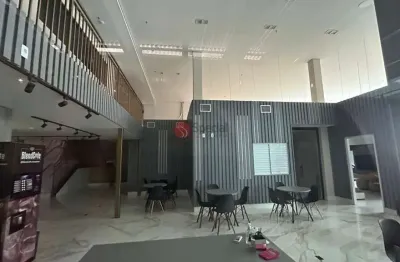 Salão comercial à venda na Mooca, com 328,77 metros area privativa, 404,71 area comum, 17 vagas.