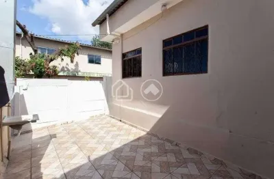 Casa com 2 quartos para alugar na Rua Tenente Reis, Glória, Belo Horizonte