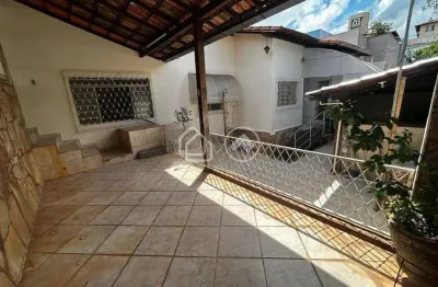 Casa com 3 quartos à venda na Rua Miosótis, Santo André, Belo Horizonte
