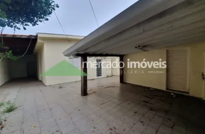 Aluga - se residência com 3 quartos (com armários) na vila chico julio
