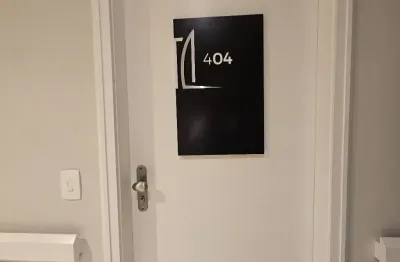Sala comercial em andar para locação no centro civico.