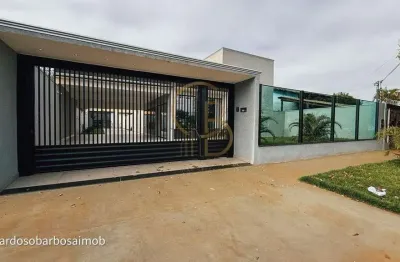 Espaço, estilo e lazer: casa térrea com gourmet e cascata