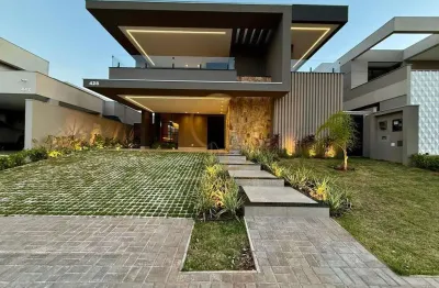 Sobrado e sofisticado com elevador e 4 suítes – conforto e elegância em cada detalhe!