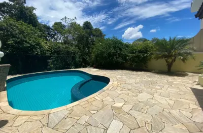 Casa Aconchegante com Fundo Reserva e Salão de Festa no Condomínio Arua