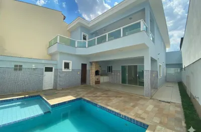 Casa de Alto Padrão em Condomínio Fechado com Segurança 24h e Lazer Completo