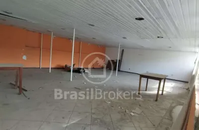 Salão comercial em plena av. dom hélder câmara, com 375m²