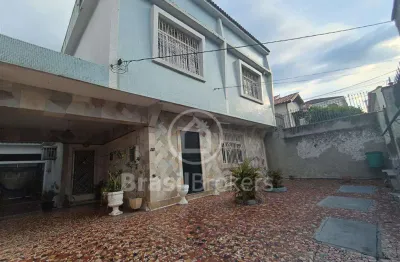 Casa duplex espaçosa, de 238m² em higienópolis - rj