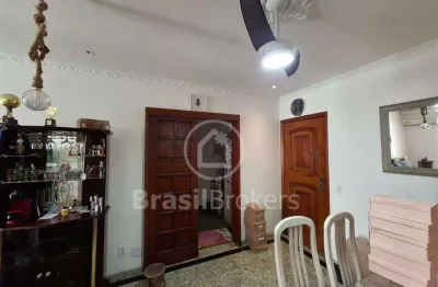 Apartamento no méier com 2 quartos e dependência próximo dias cruz