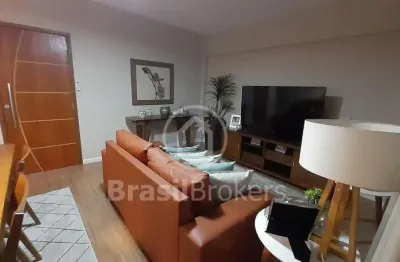 Apartamento amplo modernizado 122m² com 3 quartos e 2 vagas cobertas