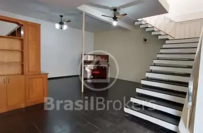 Casa excelente no condomínio vila dos comerciarios,  sala grande e 5 quartoss e vaga para 3 carros