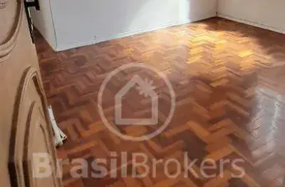 Excelente localização e apartamento !!!... três quartos  75m2