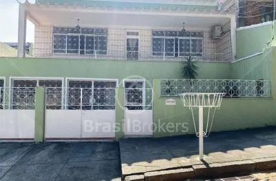 Excelente casa de frente de rua  com 265 m2 vila valqueire !