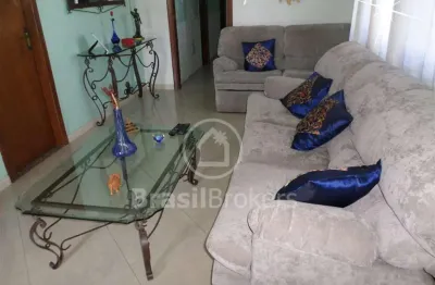 Casa à venda com 310,00m² e 3 quartos em vila kosmos, rio de janeiro - rj