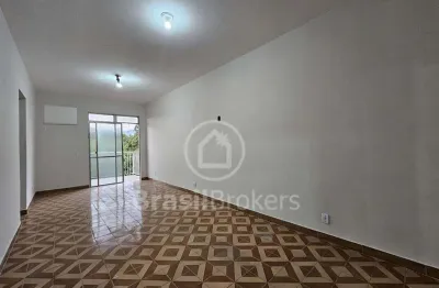 Amplo apartamento varanda 2 quartos dep. empregada ac. carta e fgts