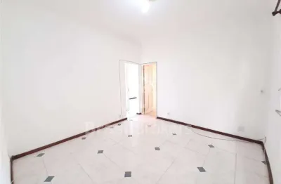 Apartamento tipo casa 2 quartos próximo ao metrô em del castilho