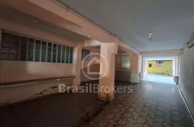 Investidor ... duas casas frente e fundos em um terreno com 343,00 m²
