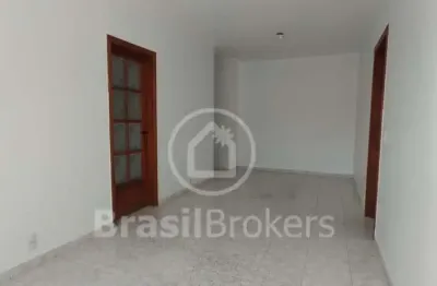 Apartamento vazio e pronto para morar perto do fórum de olaria