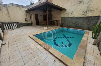 Asa em condomínio fechado na vila valqueire – 291m² | 3 quartos (2 suítes) | piscina | espaço gourmet