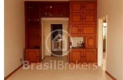 Apartamento 2 quartos + dependência próximo à estação do riachuelo