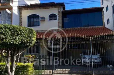 Casa em vila valqueire, com 305m², 4 quartos e 2 vagas de garagem