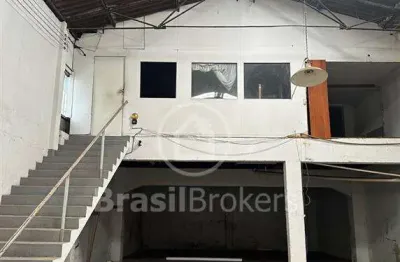 Barracão / Galpão / Depósito com 3 salas à venda na Rua Sargento Ferreira, Ramos, Rio de Janeiro