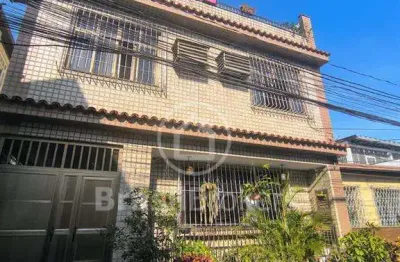 Casa com 3 quartos à venda na rua joão pinheiro, piedade, rio de janeiro, 295 m2 por r$ 750.000