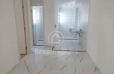 Apartamento primeira locação, condomínio bem apresentável, com ótimo salão de festa e academia